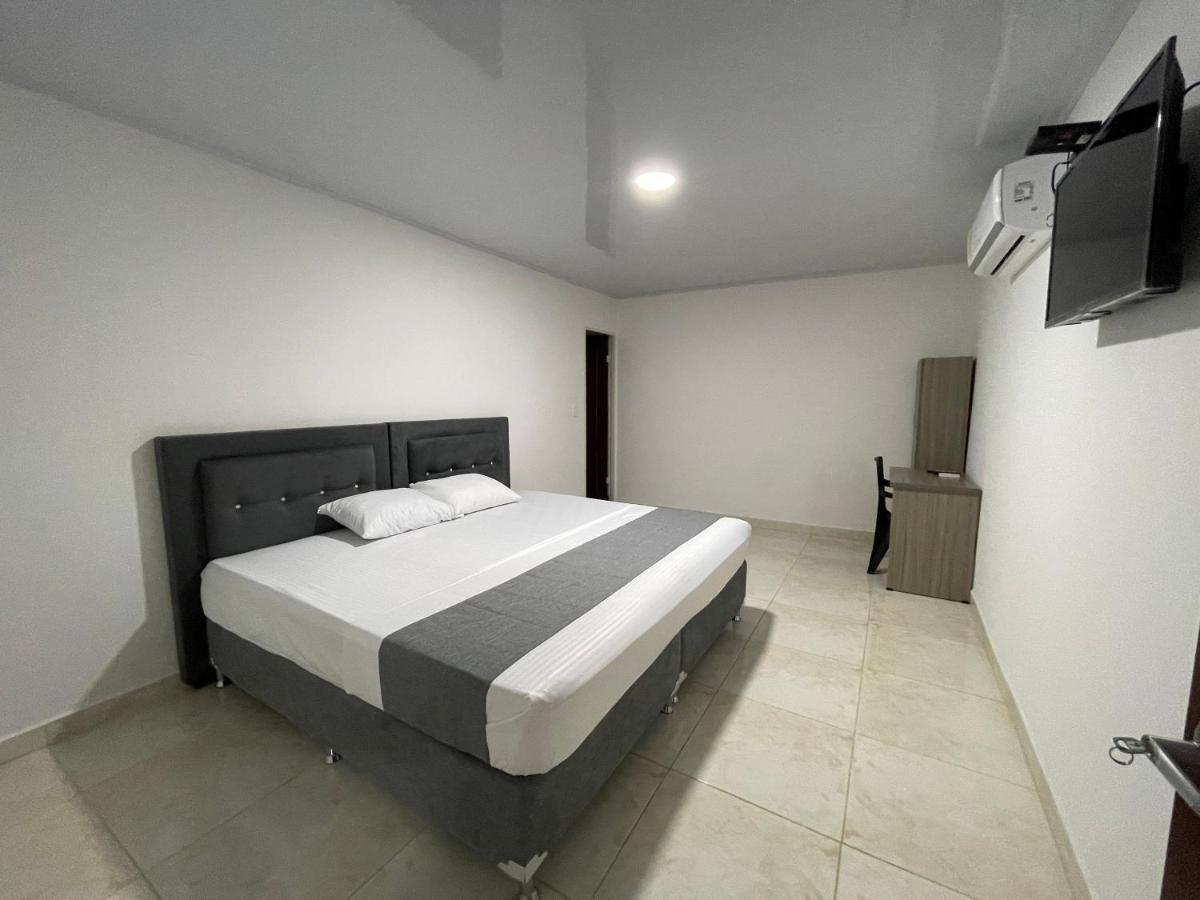 Hotel Neiva Urdaneta ภายนอก รูปภาพ