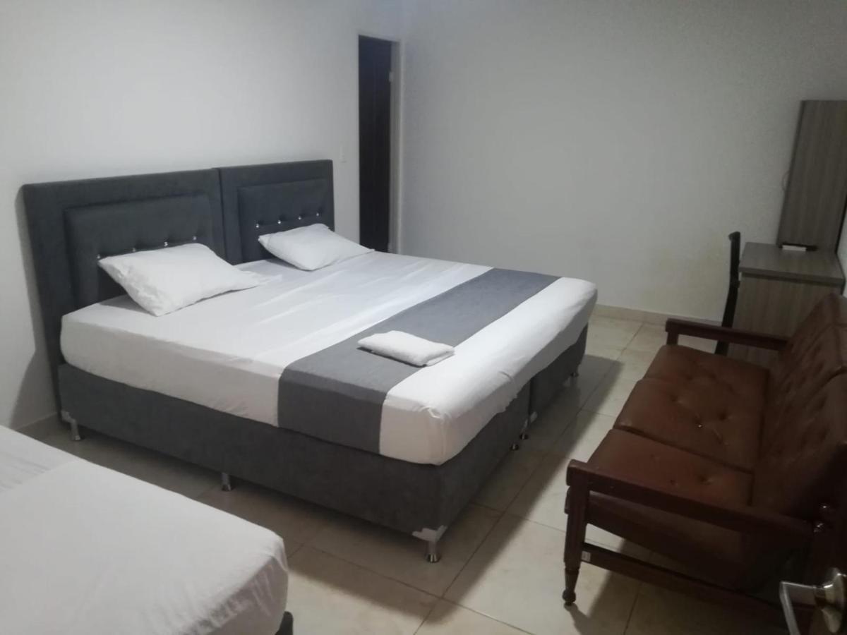 Hotel Neiva Urdaneta ภายนอก รูปภาพ